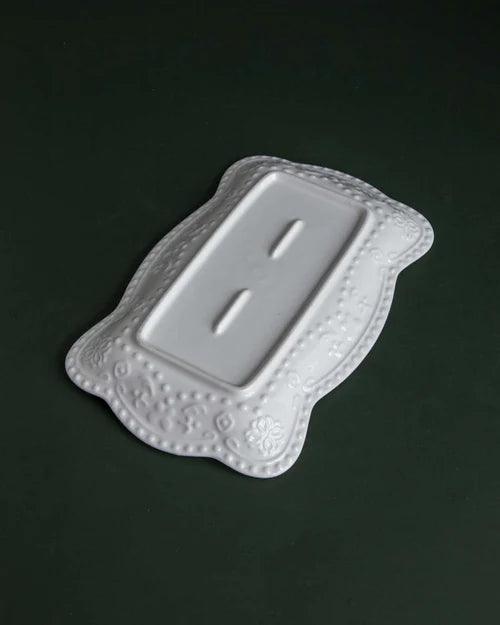 Wavy Edge 2 Tire Serving Platter With Wooden Stand - White