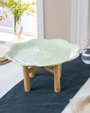 Wavy Edge Embossed Plate With Wooden Stand - Green
