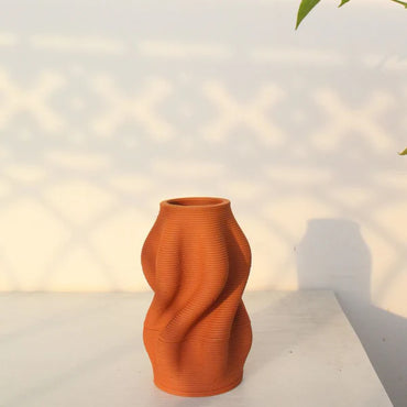 Terracotta Vase Curvy Tales