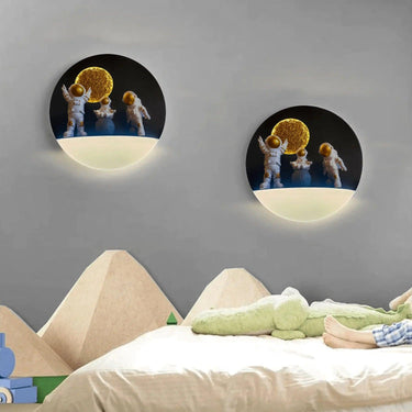 Astronaut Wall Light