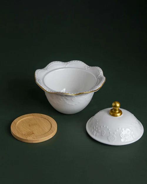 Wavy Edge Dessert Bowl With Lid - White
