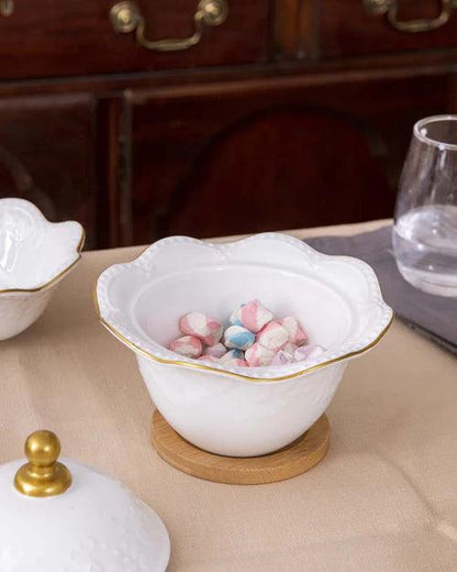 Wavy Edge Dessert Bowl With Lid - White