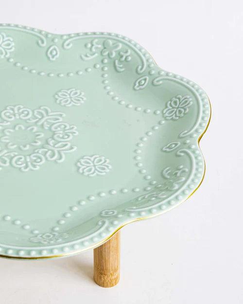 Wavy Edge Embossed Plate With Wooden Stand - Green