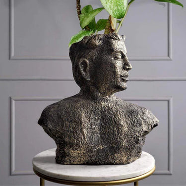 METAL MAN TABLE PLANTER : SILVER