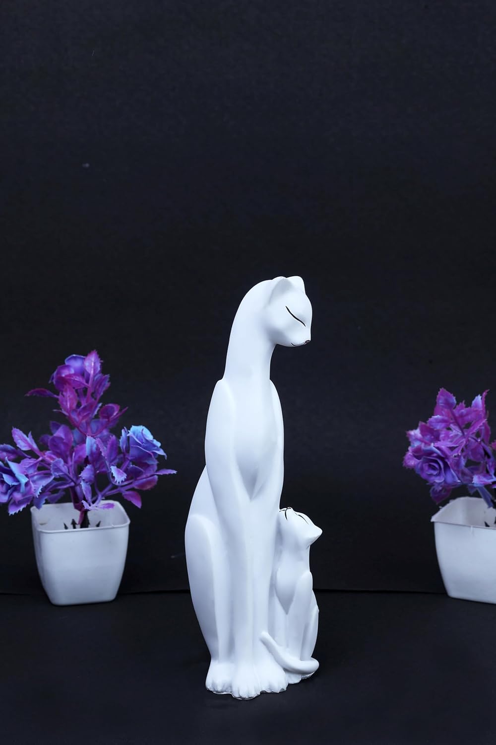 Mother Cat with Child Showpiece