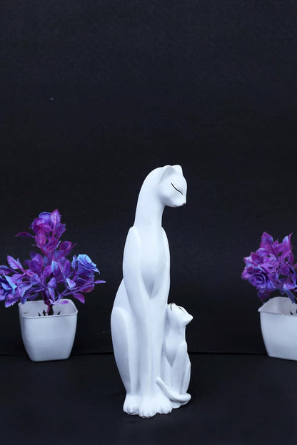 Mother Cat with Child Showpiece