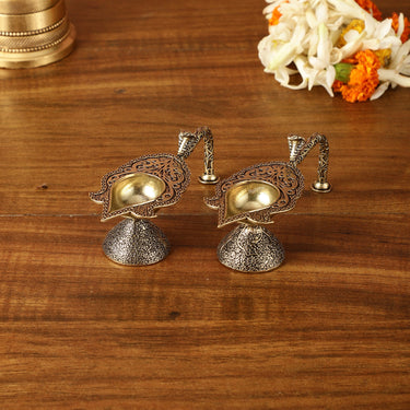 Brass Superfine Small Aarti Diya with Handles Pair | 1.5 Inch Height