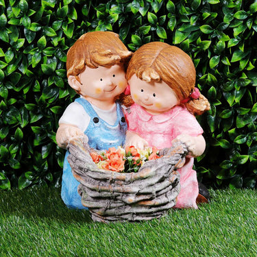 SITTING CUTE COUPLE PLANTER