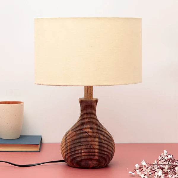 "Matka Ribbed" sheesham wood table lamp with off-white shade